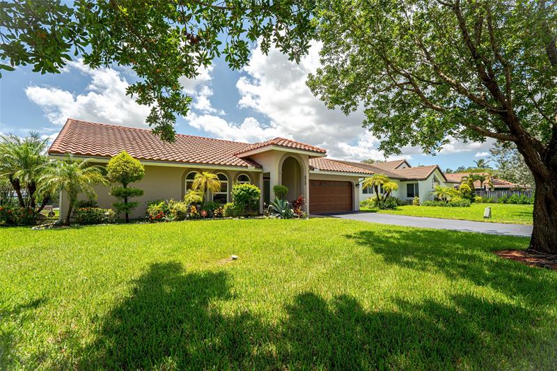 Image 4 of 58 For 8950 45th Ct
