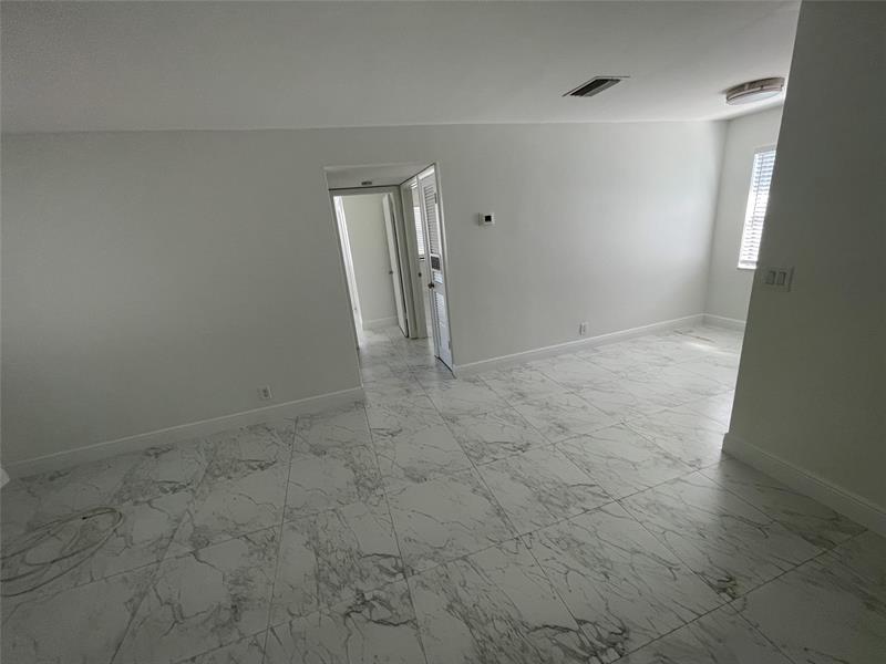 Image 11 of 23 For 770 38th St  F