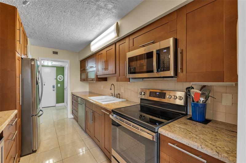 Details for 4702 Fountains Dr  205, Lake Worth, FL 33467