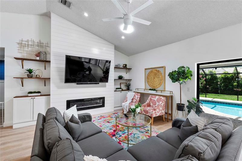 Image 11 of 36 For 8626 50th Dr