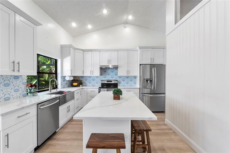 Image 17 of 36 For 8626 50th Dr