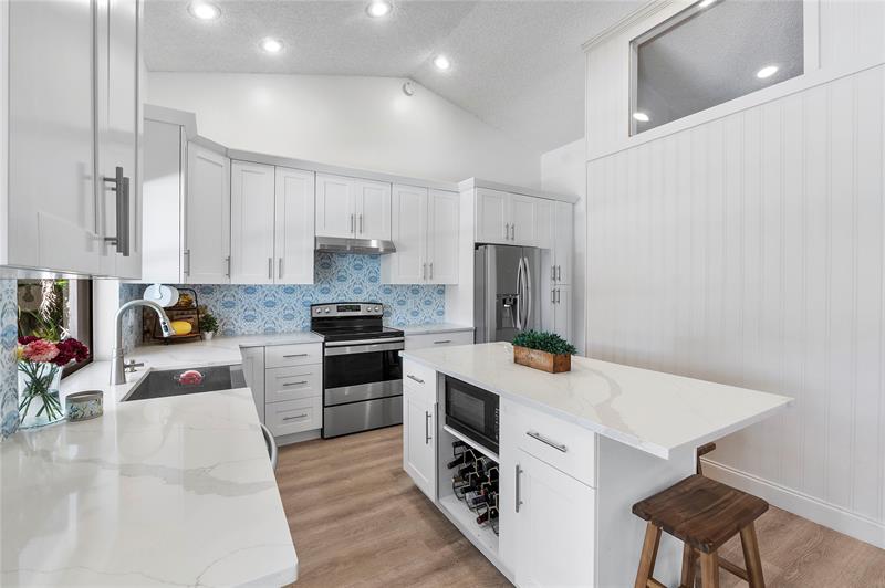 Image 18 of 36 For 8626 50th Dr
