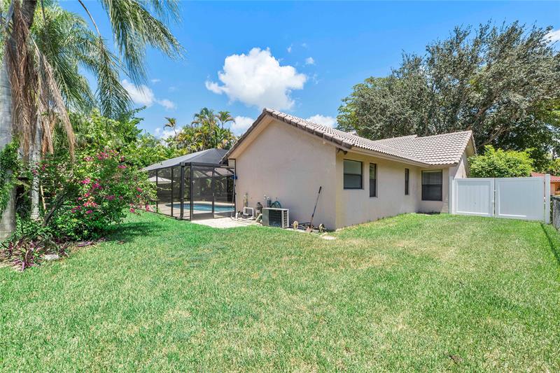Image 33 of 36 For 8626 50th Dr