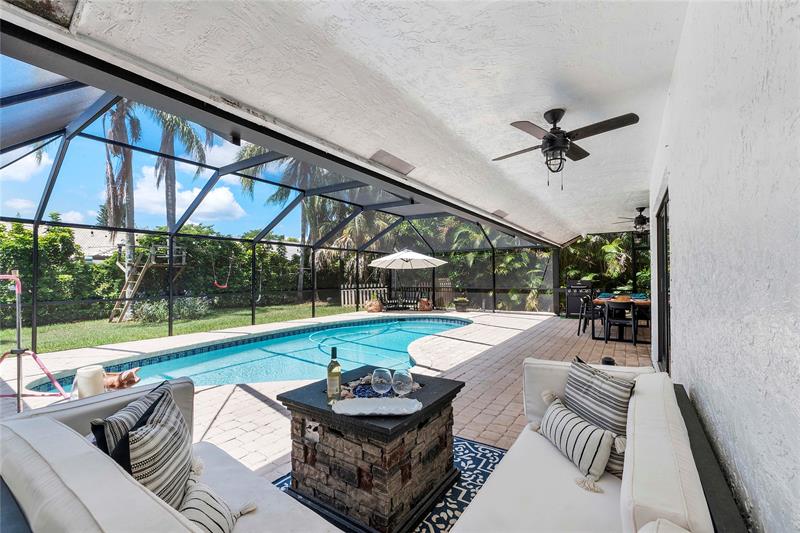 Image 5 of 36 For 8626 50th Dr