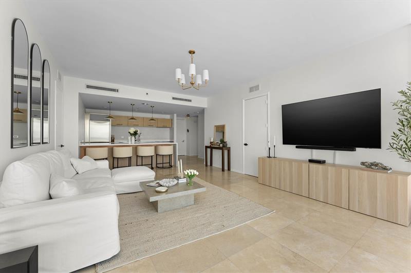 Image 13 of 32 For 1040 Biscayne Blvd  3906
