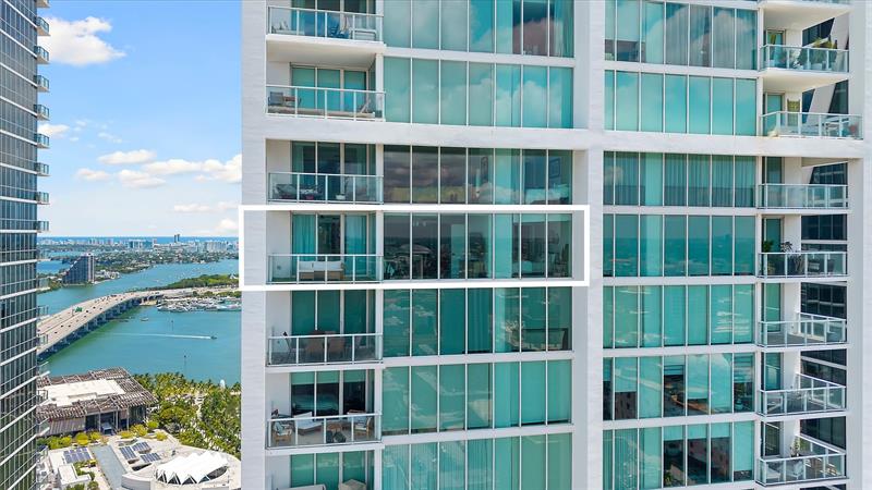 Image 29 of 32 For 1040 Biscayne Blvd  3906