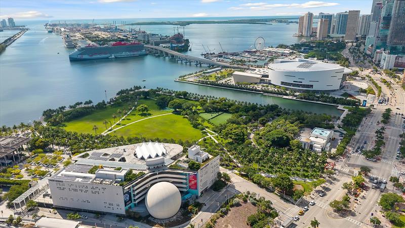 Image 32 of 32 For 1040 Biscayne Blvd  3906