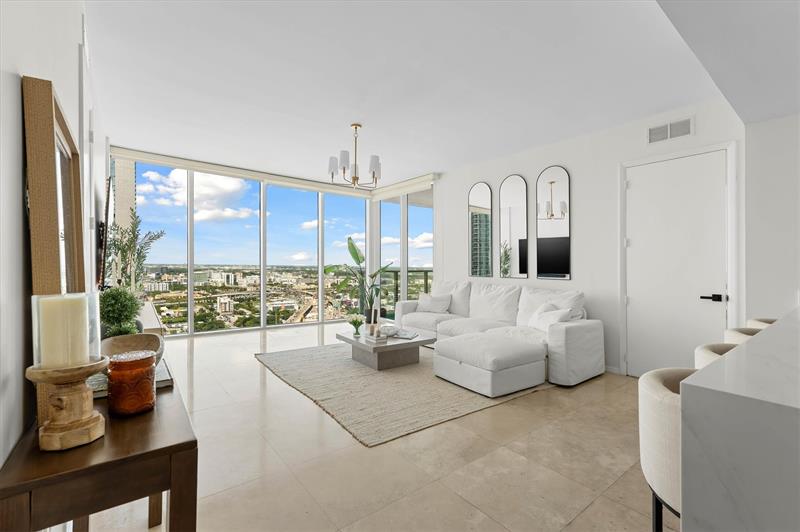 Image 7 of 32 For 1040 Biscayne Blvd  3906