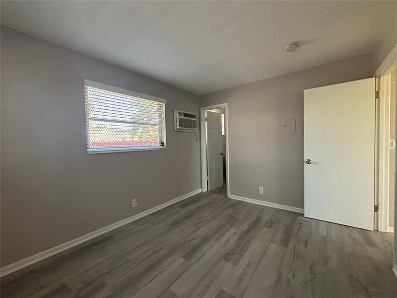 Image 11 of 14 For 505 J St  3