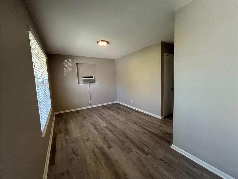 Image 4 of 14 For 505 J St  3