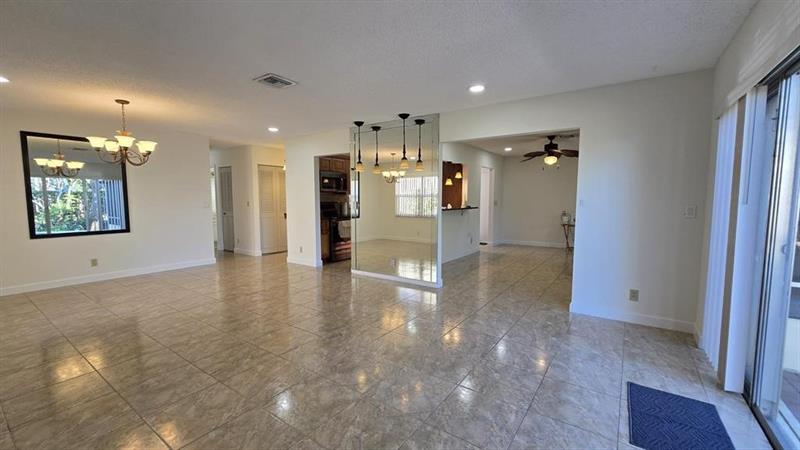 Image 14 of 15 For 7423 Pine Forest Cir W