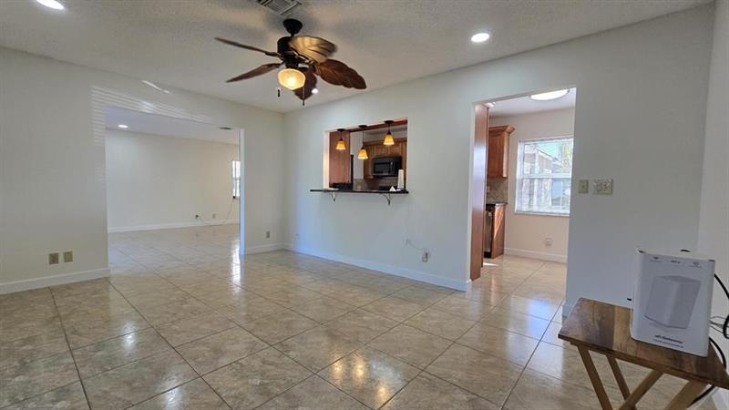 Image 15 of 15 For 7423 Pine Forest Cir W