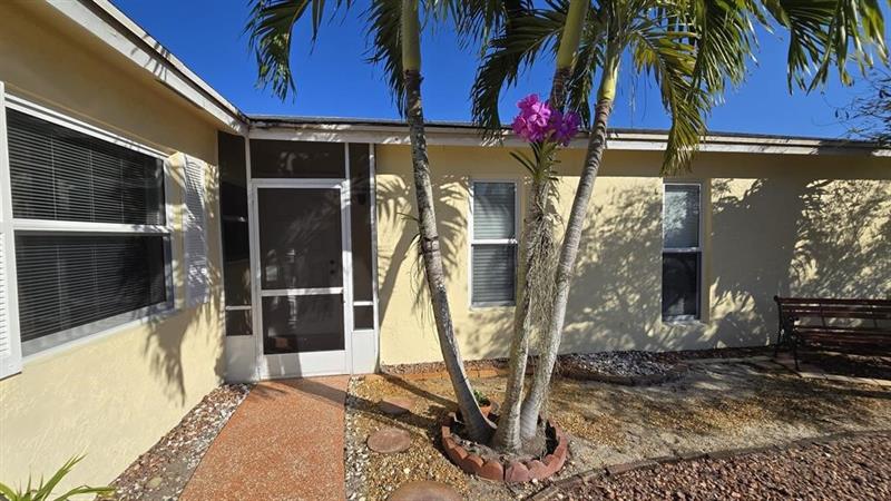 Image 3 of 15 For 7423 Pine Forest Cir W