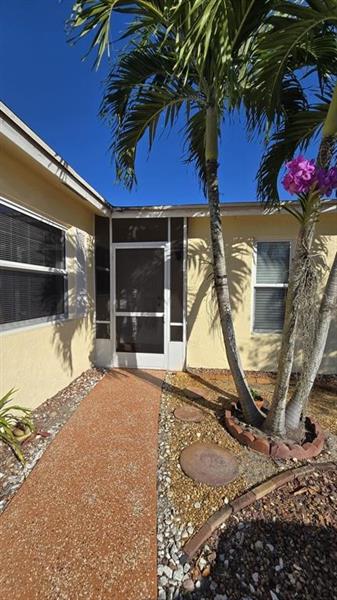 Image 4 of 15 For 7423 Pine Forest Cir W