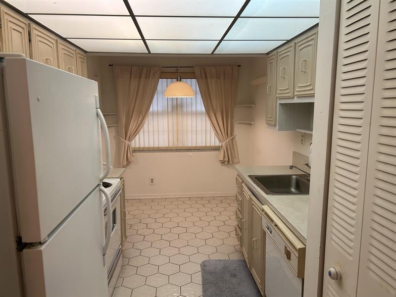 Image 6 of 6 For 8205 61st St  B103