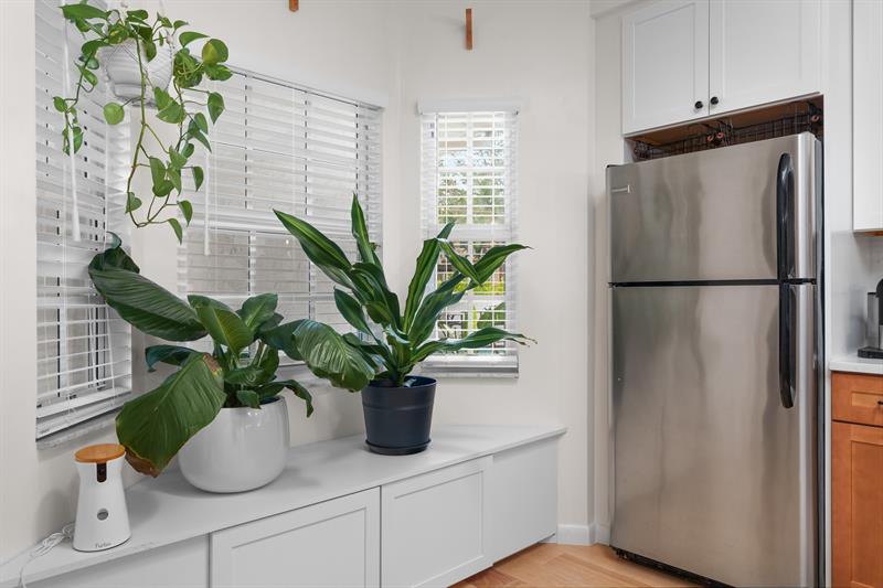 Image 10 of 54 For 1321 Bayview Dr  4