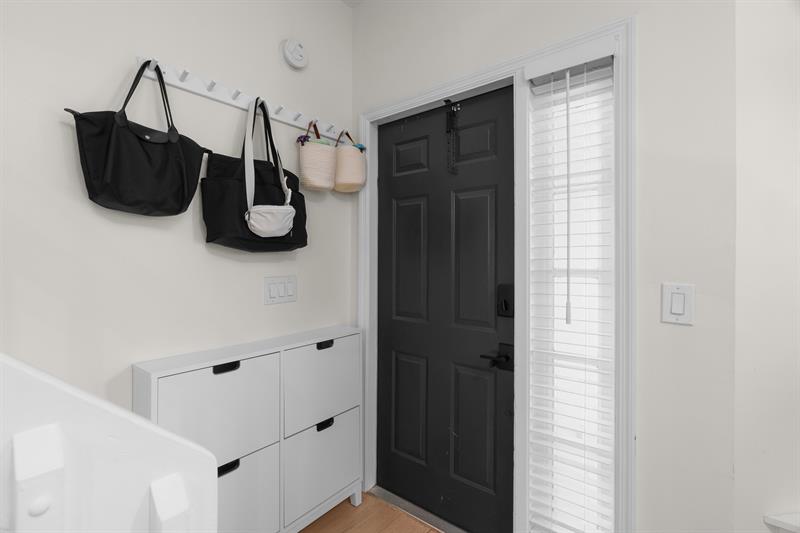Image 16 of 54 For 1321 Bayview Dr  4