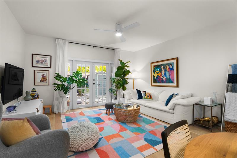 Image 36 of 54 For 1321 Bayview Dr  4