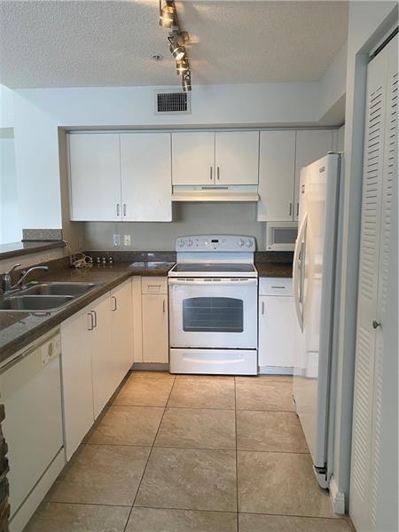 Image 10 of 43 For 2081 Renaissance Blvd  304