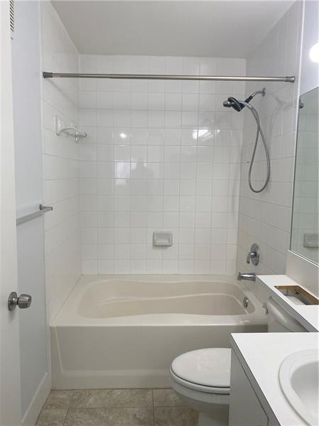 Image 14 of 43 For 2081 Renaissance Blvd  304