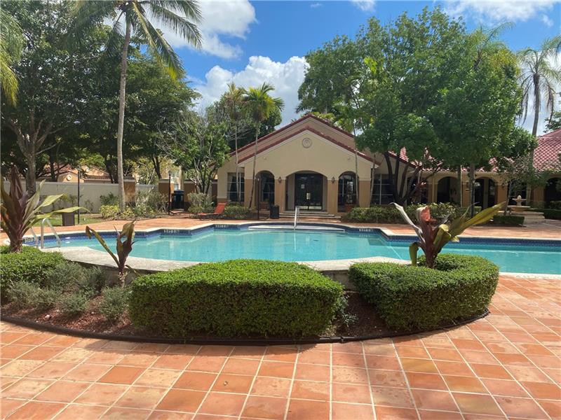 Image 35 of 43 For 2081 Renaissance Blvd  304