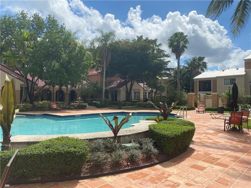 Image 37 of 43 For 2081 Renaissance Blvd  304