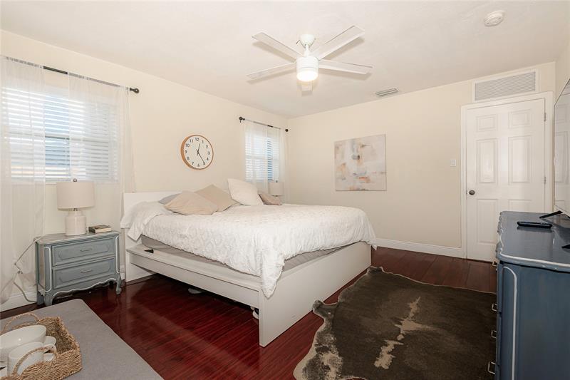 Image 15 of 25 For 7410 13th Ct