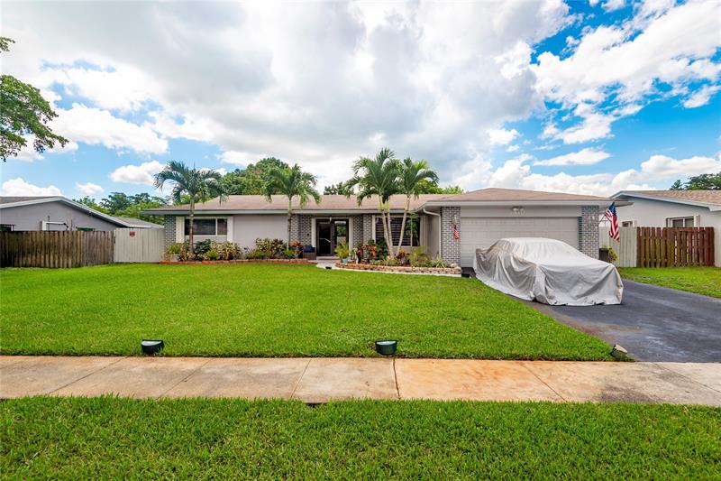Image 3 of 25 For 7410 13th Ct
