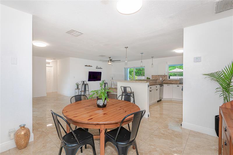 Image 7 of 25 For 7410 13th Ct