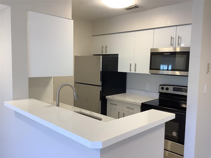 Details for 2926 University Dr  6104, Davie, FL 33328