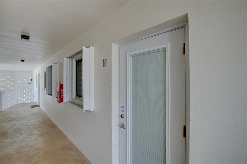 Image 5 of 14 For 999 Riverside Dr  10