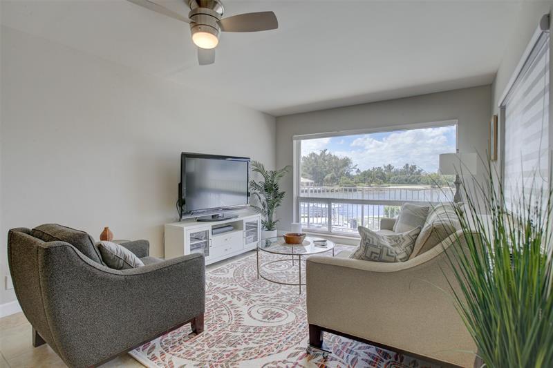 Image 6 of 14 For 999 Riverside Dr  10