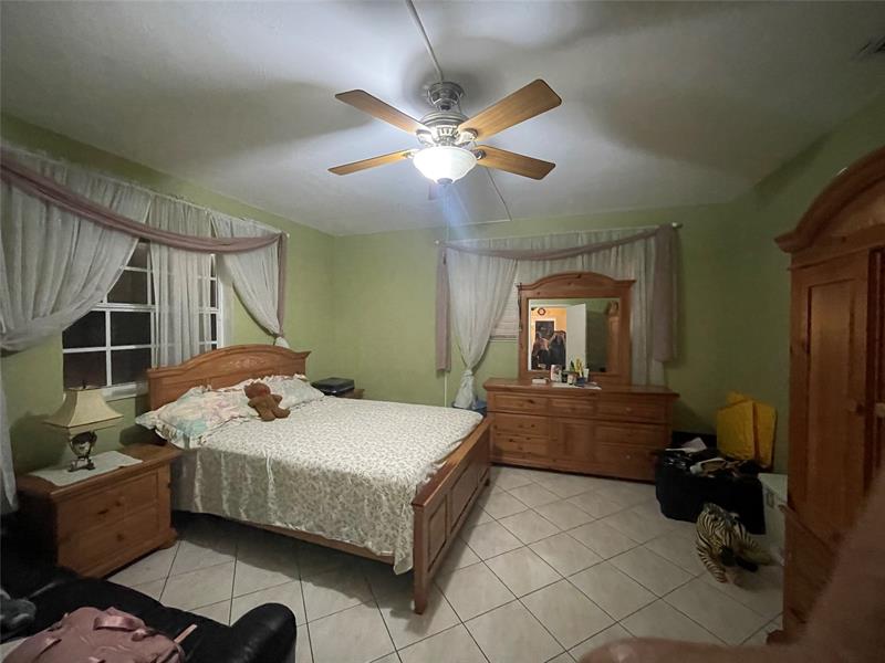 Image 19 of 39 For 12900 1st Ct