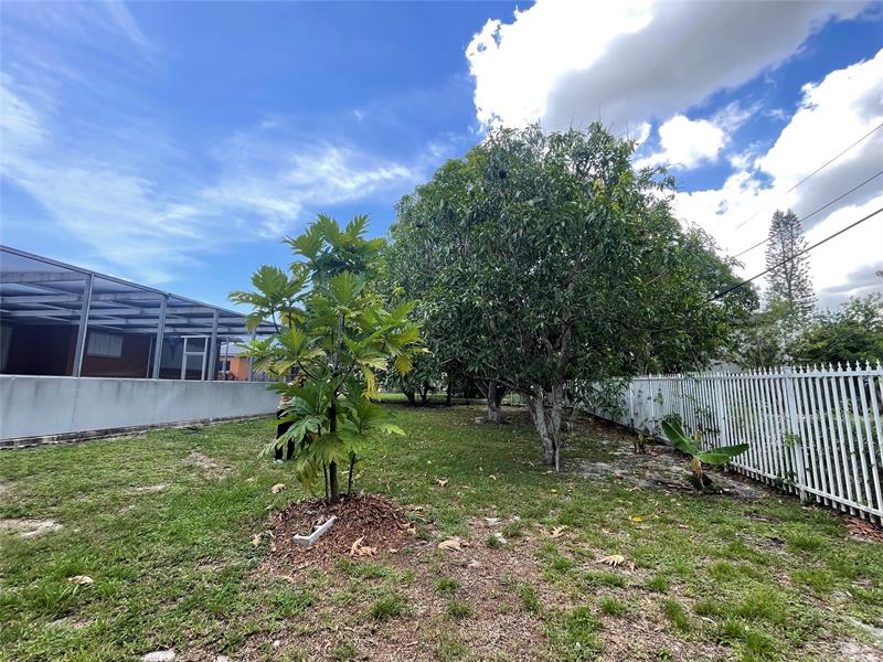 Image 34 of 39 For 12900 1st Ct
