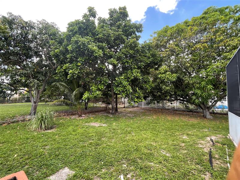 Image 35 of 39 For 12900 1st Ct