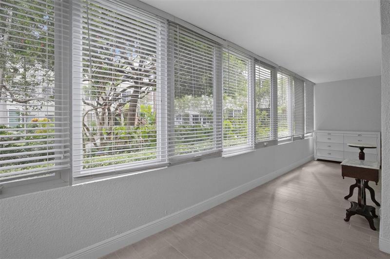 Image 14 of 46 For 1000 4th St  127
