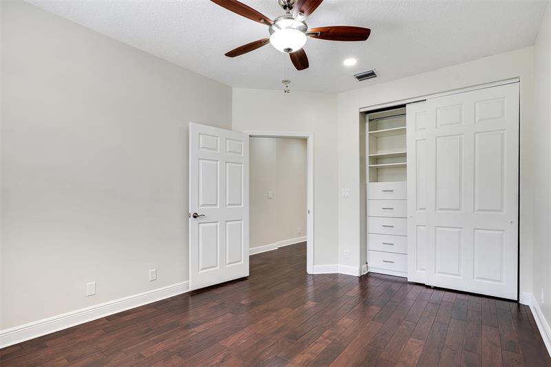 Image 11 of 32 For 320 7th Ave  