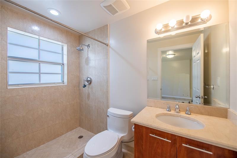 Image 23 of 26 For 819 7th Ave  819
