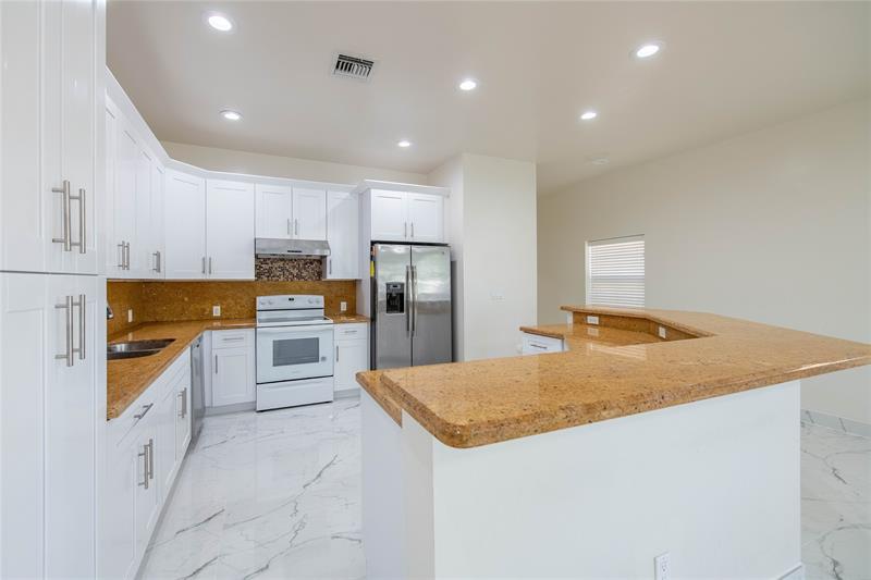 Image 6 of 26 For 819 7th Ave  819