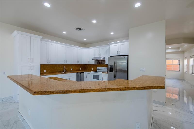 Image 8 of 26 For 819 7th Ave  819