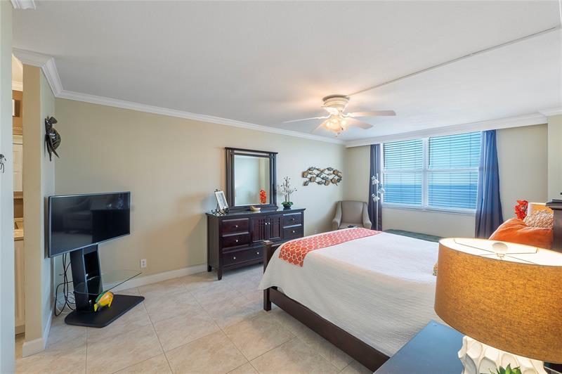 Image 14 of 52 For 2000 Ocean Blvd  9 F