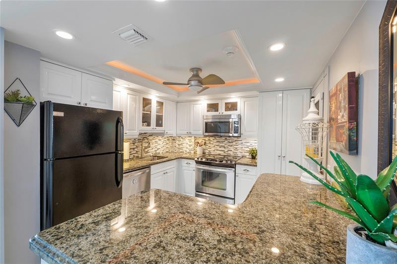 Image 4 of 52 For 2000 Ocean Blvd  9 F