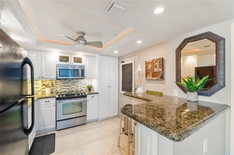Image 6 of 52 For 2000 Ocean Blvd  9 F