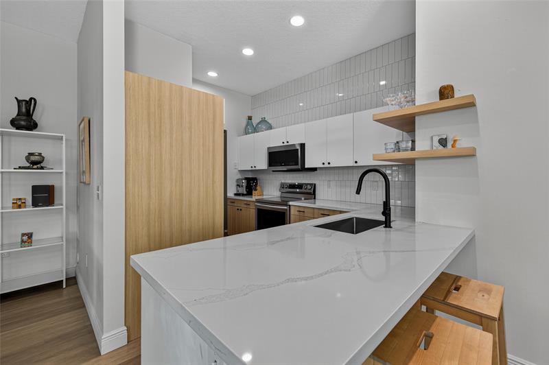 Image 16 of 41 For 15 20th Ave  15