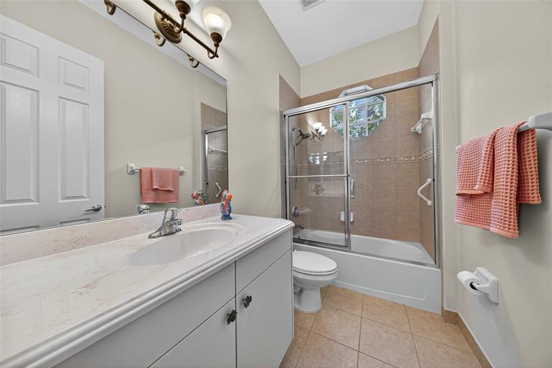 Image 30 of 41 For 15 20th Ave  15