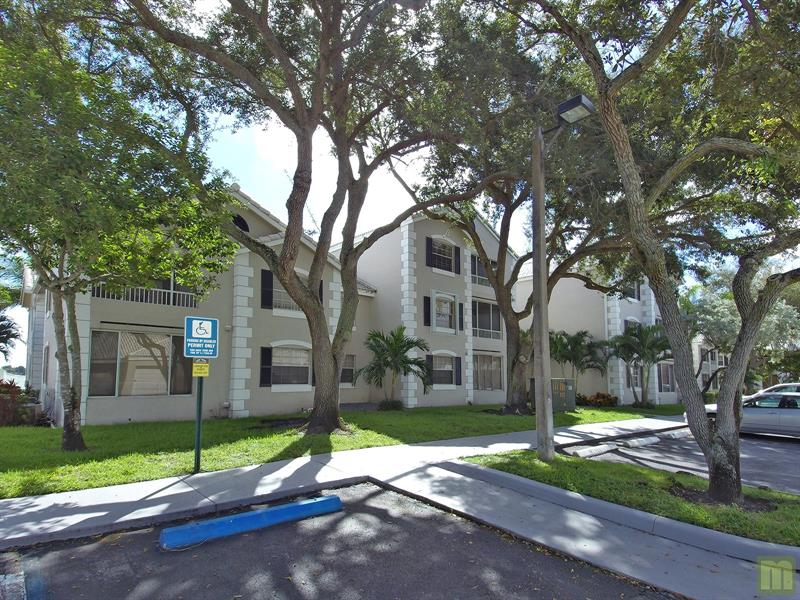 Image 2 of 37 For 2811 Oakland Forest Dr  201