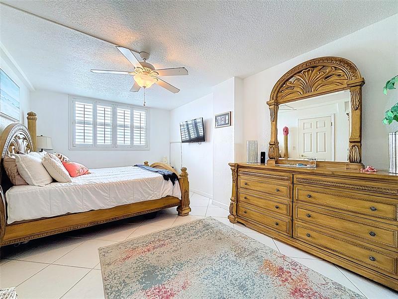 Image 11 of 31 For 1505 Riverside Drive  1106