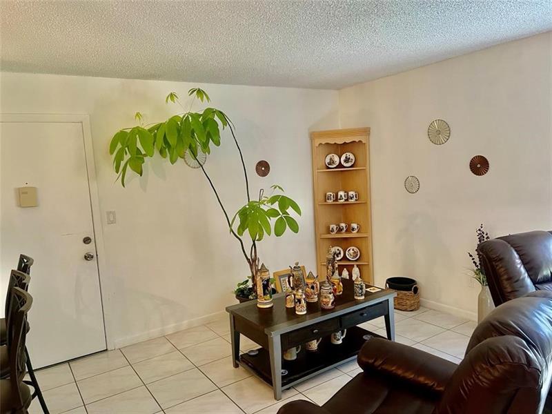 Image 13 of 21 For 9360 Belfort Cir  111