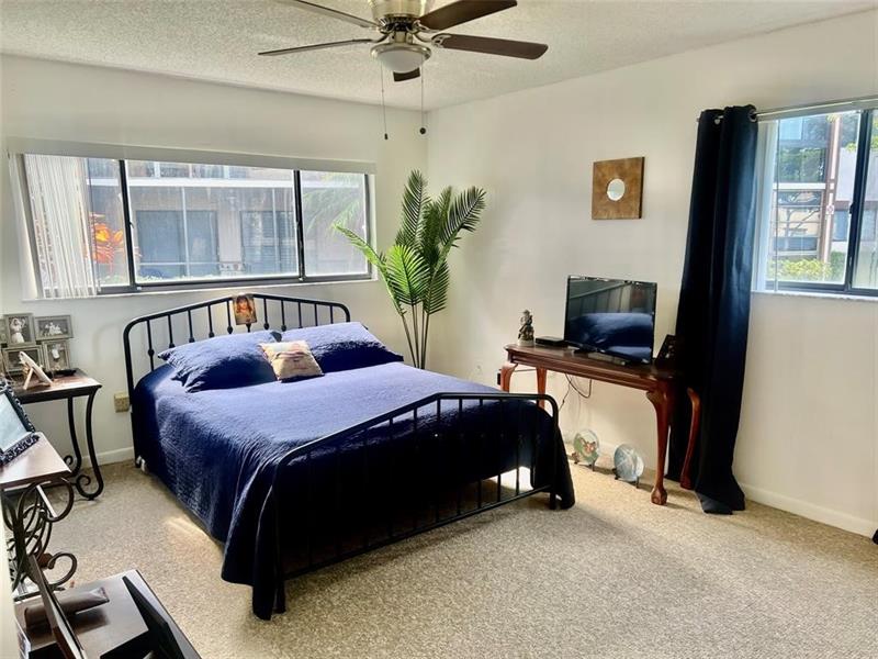 Image 14 of 21 For 9360 Belfort Cir  111