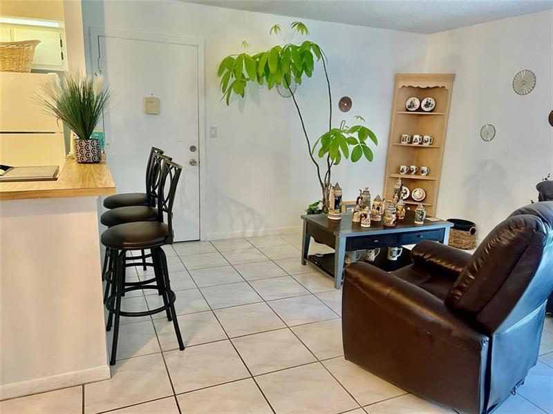 Image 3 of 21 For 9360 Belfort Cir  111